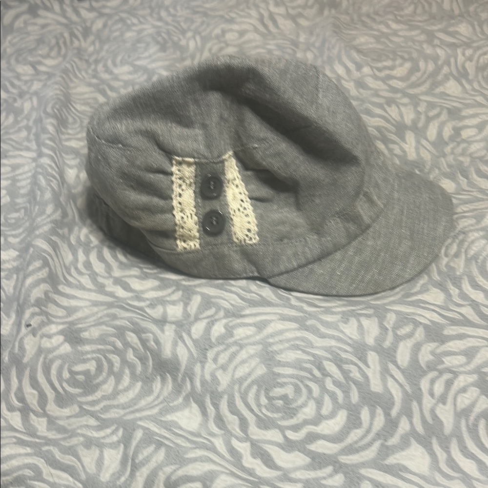 Gray Newsboy Cap with Lace Detail 3 hats 2 gray 1 tan all 3 for $4